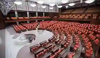 Meclis bugün açılıyor