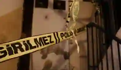 Annesinin cesediyle bir ay yaşadı