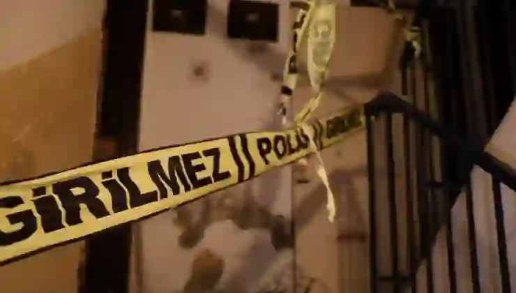 Annesinin cesediyle bir ay yaşadı