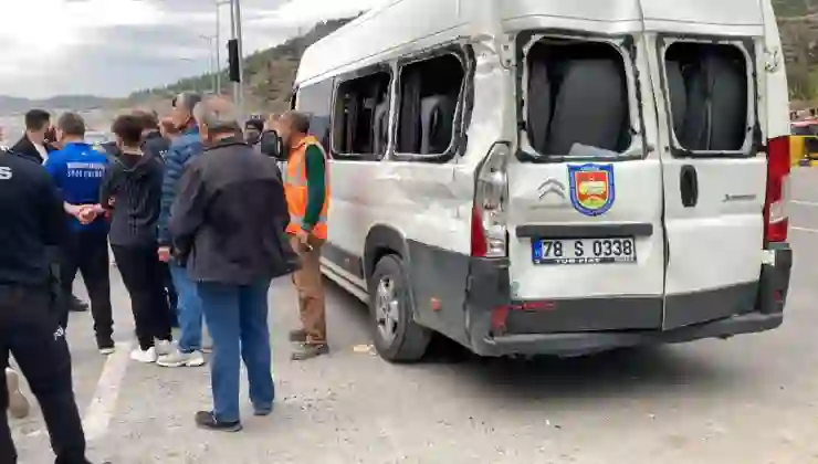Karabük’te TIR’la minibüs çarpıştı: 9 çocuk yaralandı