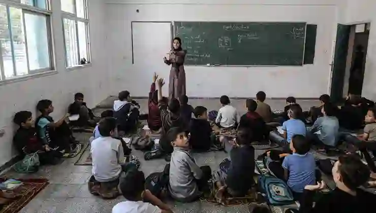 Gazze’de 2 yıl sonra ders zili çaldı