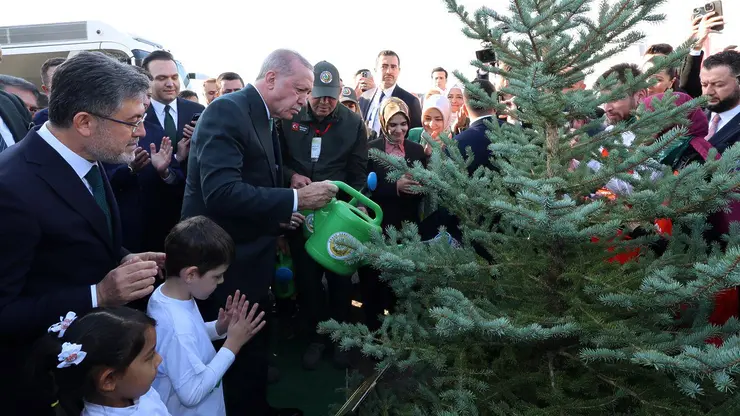 Erdoğan: Son 23 yılda 7,5 milyar fidan ve tohumu toprakla buluşturduk