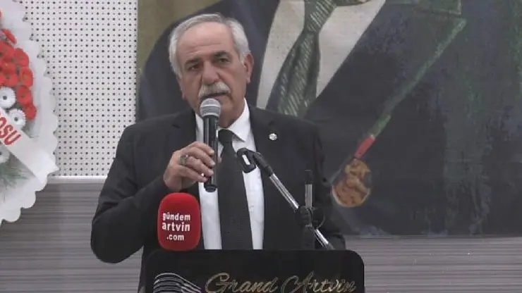 İyi Partili Durmuş: Sayın Tayyip Erdoğan, heykeli dikilsin istiyor, senin biblonu dikmez bu millet!