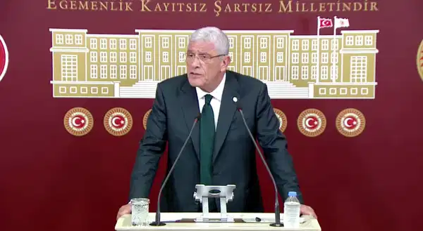 Müsavat Dervişoğlu şehit öğretmenleri andı