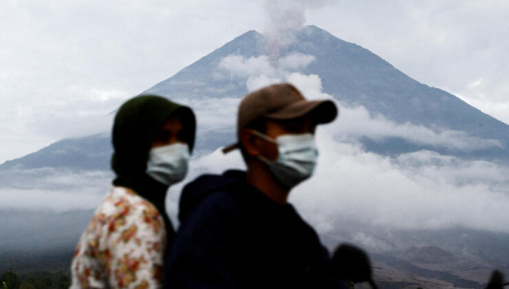 Semeru Yanardağı’nda kalan 178 dağcı kurtarıldı