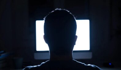 Yapay zeka, porno dünyasını alt üst ediyor: İnsan içerikleri artık geri planda mı?