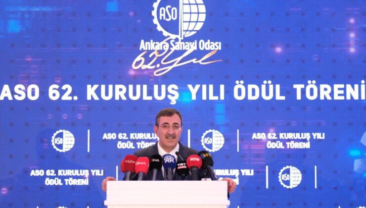 Yılmaz: İthalat değil yatırımla büyüme konusunda değişim yaşanıyor