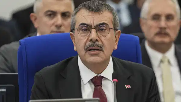 Çocuğunu özel okula gönderen Yusuf Tekin kendini böyle savundu: 'Benim tercih özgürlüğüm'