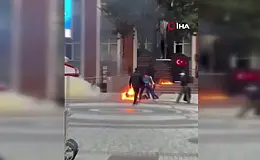 Kaymakamlığın önünde kendini ateşe verdi