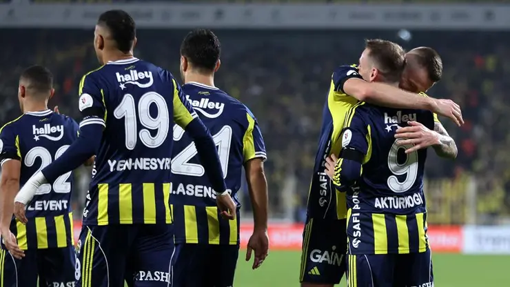 Fenerbahçe Avrupa’da ilk 8 yarışında: Muhtemel 11