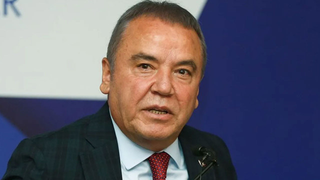 Muhittin Böcek acil olarak hastaneye kaldırıldı