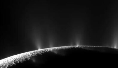 NASA'dan günün fotoğrafı! Satürn’ün uydusu Enceladus’ta yaşanabilir mi?
