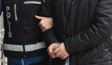 Öğrencilerin 30 bin euro parasını hesabına geçirdi!