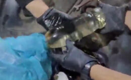 Otomobilin yakıt deposunda 16 kilo metamfetamin ele geçirildi; 2 gözaltı