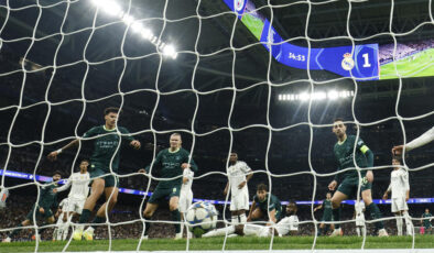 Real Madrid tepetaklak, Arsenal doludizgin