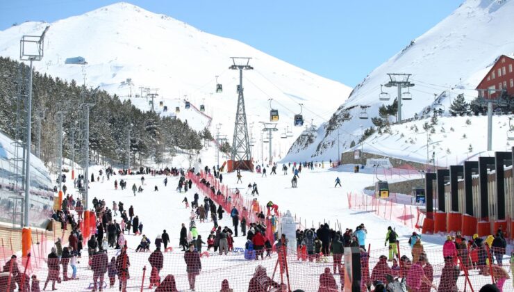 Palandöken’de kayak sezonu açıldı: Pistler doldu, kış turizmi hareketlendi