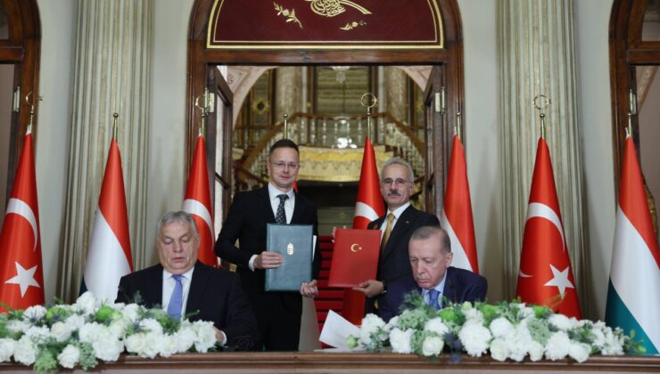 Uraloğlu: Türkiye ile Macaristan arasındaki haftalık uçak seferi sayısı 98'e çıkacak