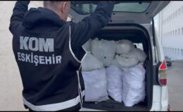 Çekicinin üzerindeki araçtan 480 adet tabanca çıktı