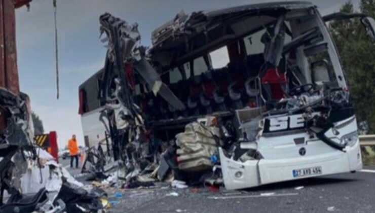 Osmaniye’de 7 kişinin öldüğü kazaya ilişkin 2 sürücü tutuklandı