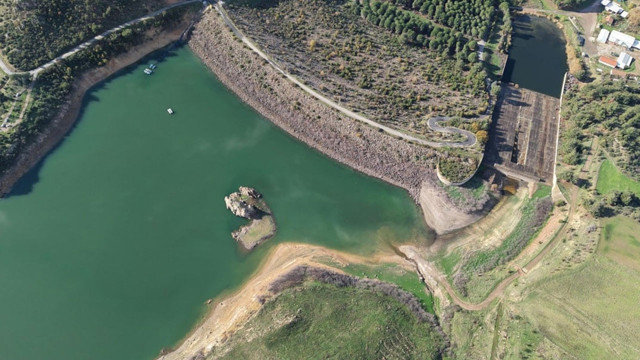 Çanakkale’de Atikhisar Barajı’ndaki su seviyesi yüzde 37’ye, Bayramiç Barajı ise yüzde 12’ye düştü