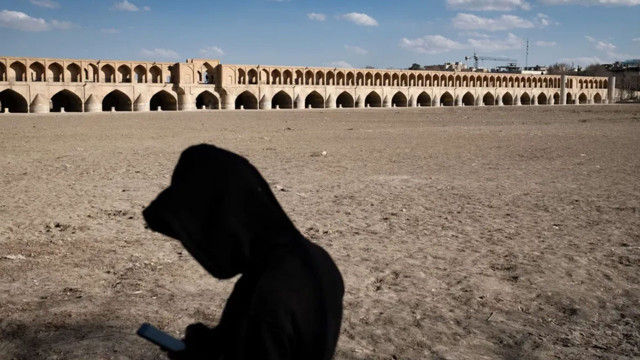 İran'ın yaşadığı kuraklık uzaydan bile görülebiliyor